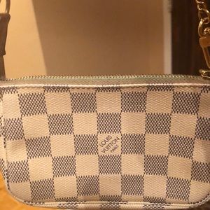 Louis Vuitton Vintage Authentic Mini Pouchette